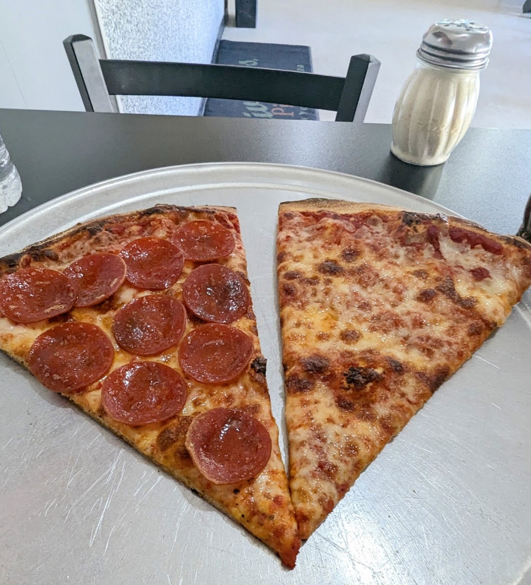 Vivaldi's Pizzeria Photos 2